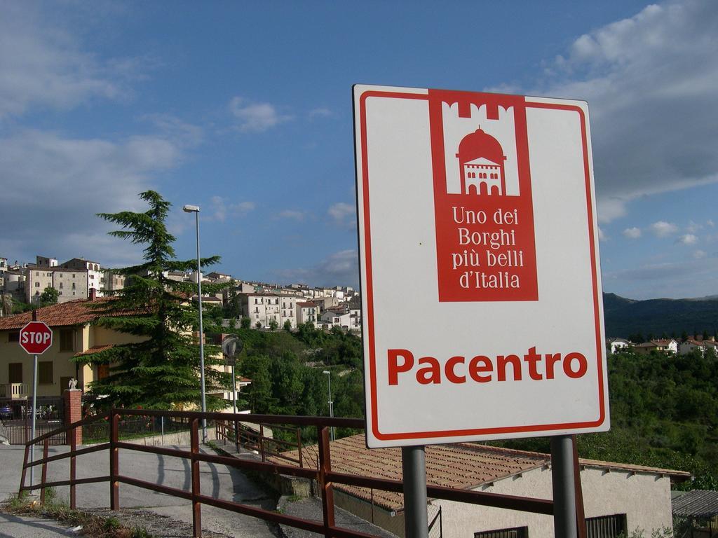 Medieval Village Of Pacentro 部屋 写真