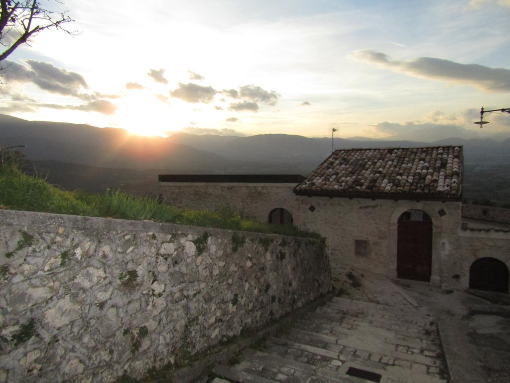 Medieval Village Of Pacentro エクステリア 写真