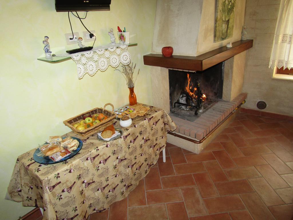 Medieval Village Of Pacentro 部屋 写真